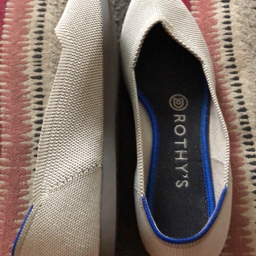 Rothy’s size 6.5 pointed toe flats in light grey
